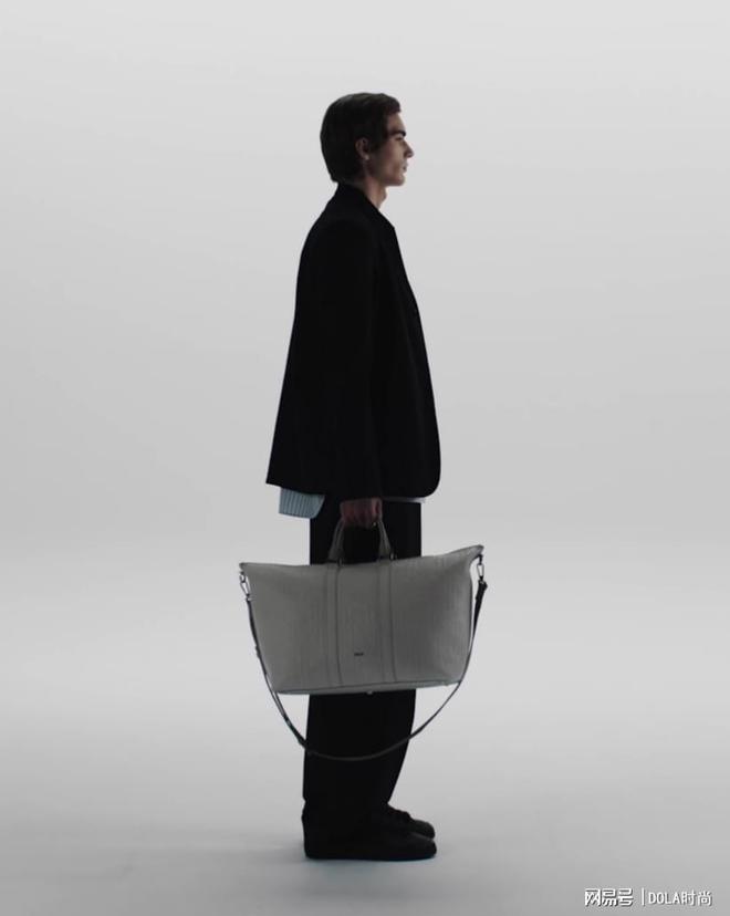 VITY皮具系列焕新经典设计九游会J9DIOR GRA